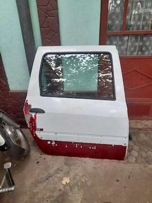 Vând usi logan albe 2006 15dci spate