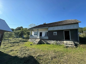 Casă cu teren de vânzare în Greșu, Vrancea 1,642 mp - imagine 2