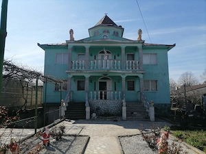 Vila S+P+1, cu teren generos, 11 camere, situata central in Eforie Sud, ideal pensiune