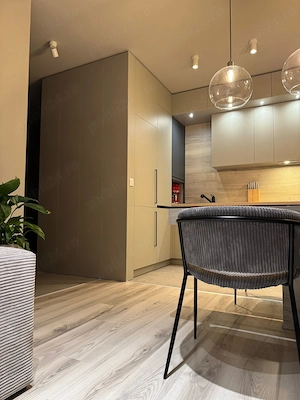 Apartament 3 camere - Decomandat - Lângă Pădurea Verde - Mobilat modern - Loc de parcare inclus - imagine 8