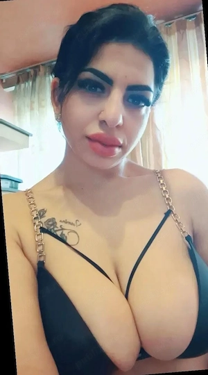 DOAMNA MATURA-Servici totale -Piata Victoriei  -EST