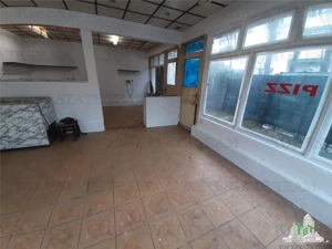 Spatiu comercial cu teren si 2 locuri de parcare in zona Sebastian-Dunavat - imagine 9