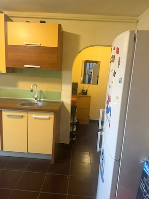 Apartament 2 camere decomandat, luminos, zonă bună   ideal locuință sau investiție (închiriere) - imagine 4