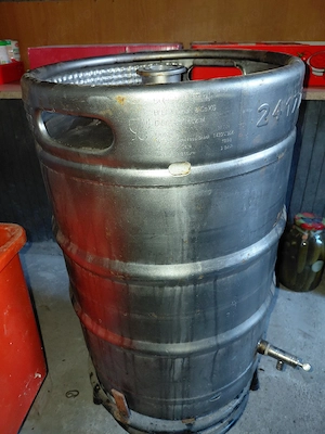 vind un butoi din inox cu 60 L rachiu 