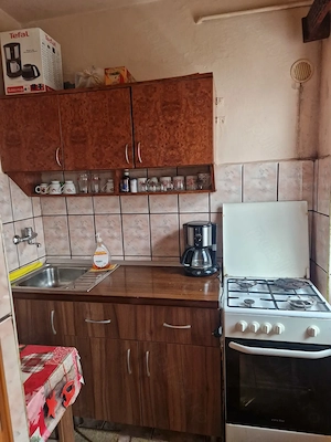 Apartament de vanzare cu 3 camere zona Gradiste