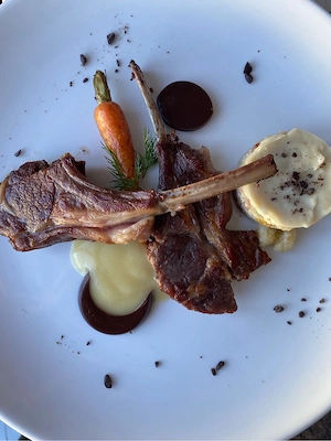 Loc de munca Bucatar   23 de ani