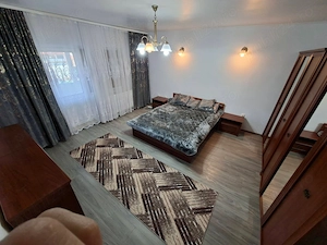  De închiriat 2 camere zona 1 Mai cu centrala termica  - imagine 3