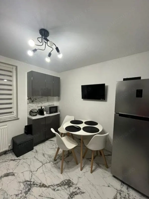 Apartament 3 camere, zona Centrala - imagine 4