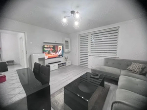 Apartament 3 camere, zona Centrala - imagine 2