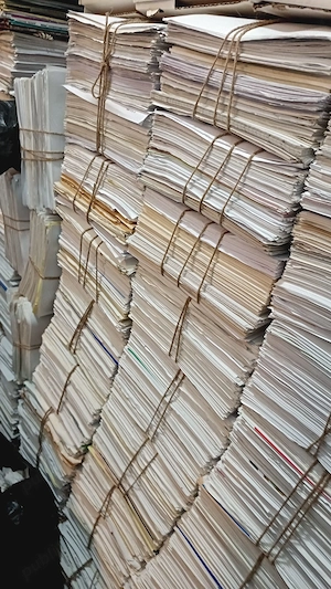 reciclare maculatura, veste reflectorizante, echipamente culoare neagra, calorifere, statii emisie