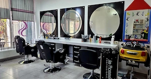 Inchiriez post de frizerie  coafura