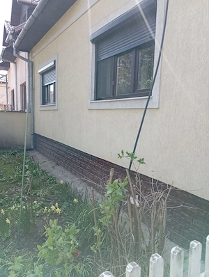 Casă -constructie solida-garaj-curte-zona Gojdu Deva