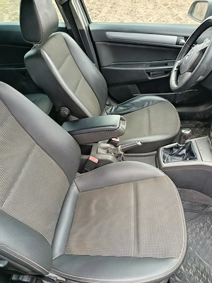 Dezmembrez Opel Astra H Station Wagon Z19DT 120 CP - imagine 5