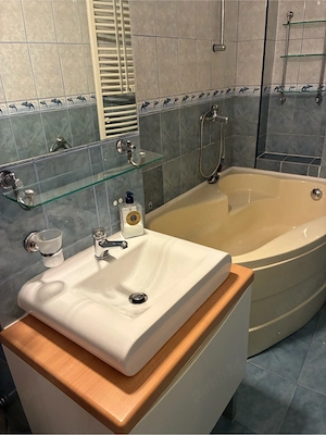 inchiriez ap 3 camere, bulevard Decebal , stradal  - imagine 8