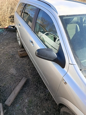 Dezmembrez Opel Astra H Station Wagon Z19DT 120 CP - imagine 8