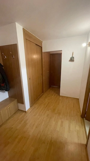 Inchiriez apartament 2 camere, decomandat, cf. 1 - imagine 3