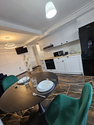 Proprietar inchiriez 2 camere Giroc (Calea Urseni), bloc nou 2025, mobilat, loc parcare - imagine 5