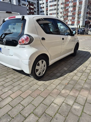 Vand Toyota Aygo 1.0 benzină  - imagine 5