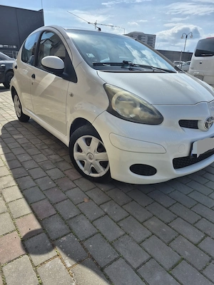 Vand Toyota Aygo 1.0 benzină  - imagine 3