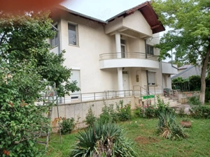 Urziceni, Centrul Vechi, vila impunatoare