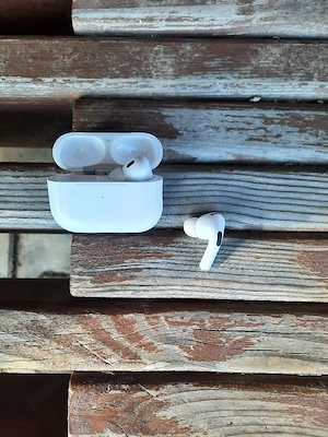 vand airpods 2 pro originale  350 lei  - imagine 2