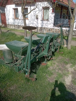 Semanatoare pe patru randuri