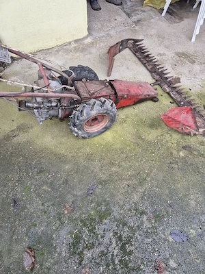 Tractoras tuns iarba - imagine 4