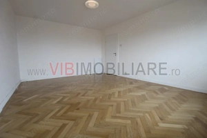 Piata Alba Iulia - Rond Alba Iulia - Banca Transilvania -studio renovat
