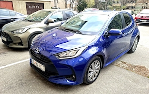 Vand Toyota Yaris Hibrid 2023, full option.