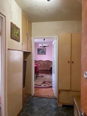 Vand apartament , 3 camere . semidecomandat , etaj 2 , Micro 3 - imagine 4