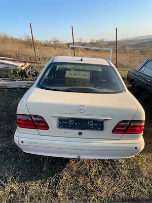 Mercedes E200 - imagine 2