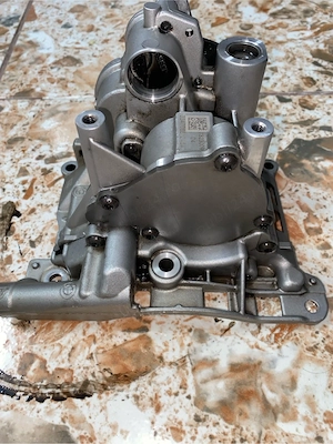 Pompă ulei N57 258 hp F15 - imagine 2