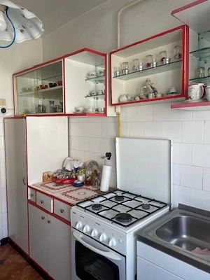 Vand apartament , 3 camere . semidecomandat , etaj 2 , Micro 3 - imagine 6