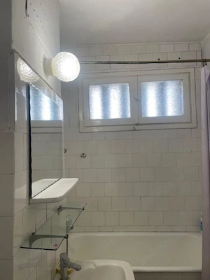 Vand apartament , 3 camere . semidecomandat , etaj 2 , Micro 3 - imagine 12