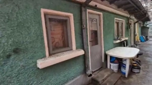 Teren 250 mp si casa batraneasca toate utilitatile