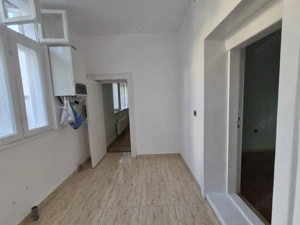 Casă de vânzare în Alexandria – Central, 7 camere, 4 spații comerciale, renovată - imagine 10