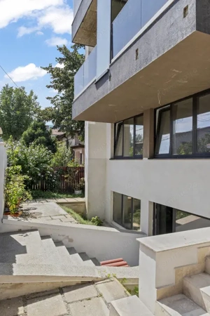 Cladire cu 5 apartamente de vanzare - imagine 18