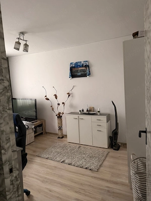 Ofer spre închiriere garsonieră cu centrală termică !