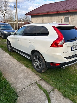 vand volvo xc60 2.4 d5 awd - imagine 3