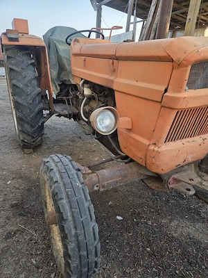 Vând tractor Fiat 550 - imagine 5