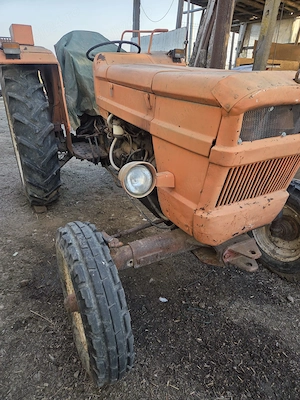 Vând tractor Fiat 550 - imagine 7