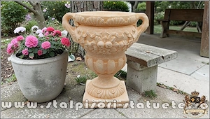 Vază ornament mare cu picior, galben patinat, model V6. 