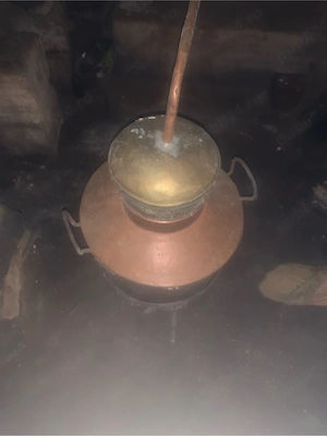 Vând cazan de rachiu din cupru.