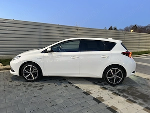 Toyota Auris 1.8 Hibrid | 2018  - imagine 3