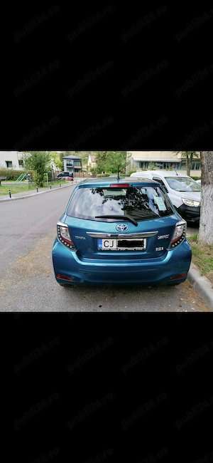 Vând Toyota Yaris hybrid 2012 - imagine 2