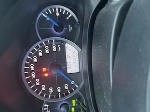 Vând Toyota Yaris hybrid 2012 - imagine 8