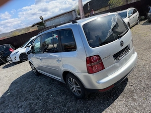 VW Touran   1.9 TDI 105cp   An Model 2 Locuri    - imagine 12