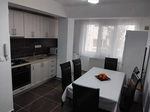 Vând apartament cu 2 camere zona Vlaicu Pizza 5 Colțuri  - imagine 2