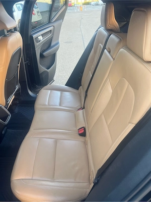 vand Volvo XC40  - imagine 9