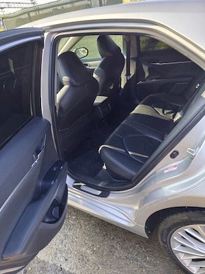 Toyota Camry hybrid - imagine 5